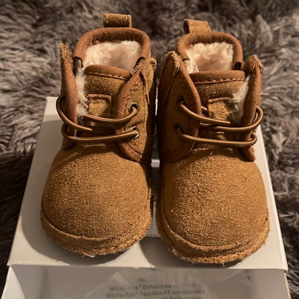 UGG